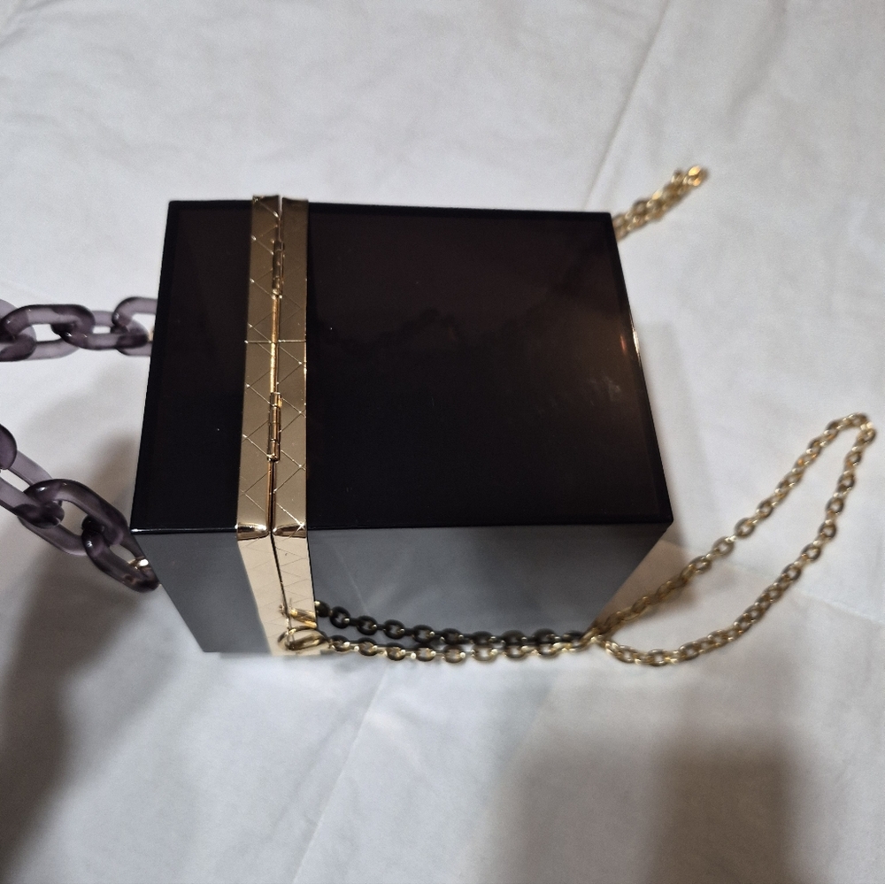 Acrylic Box Purse - Picture 5 of 8